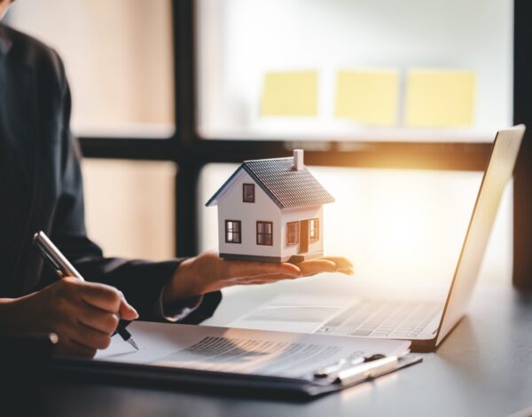 7 cleaning tips for estate agency offices-Merci-Cleaning-London